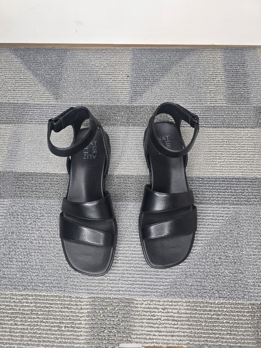 Naturalizer Effie Black Strappy Ankle Sandals